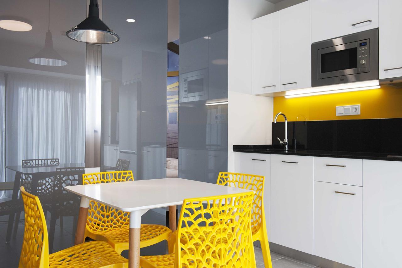 Apartamentos Divan Vitoria-Gasteiz Bagian luar foto