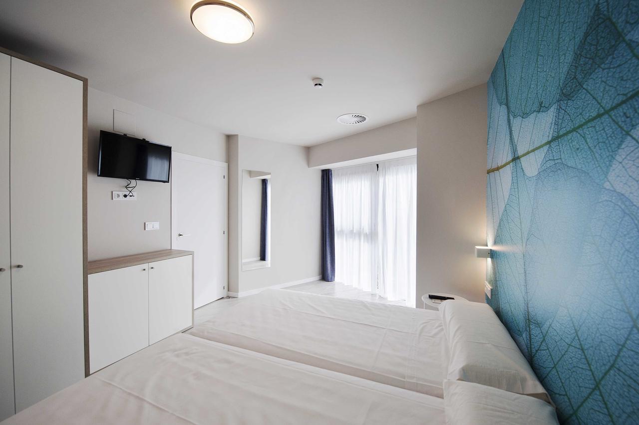 Apartamentos Divan Vitoria-Gasteiz Bagian luar foto