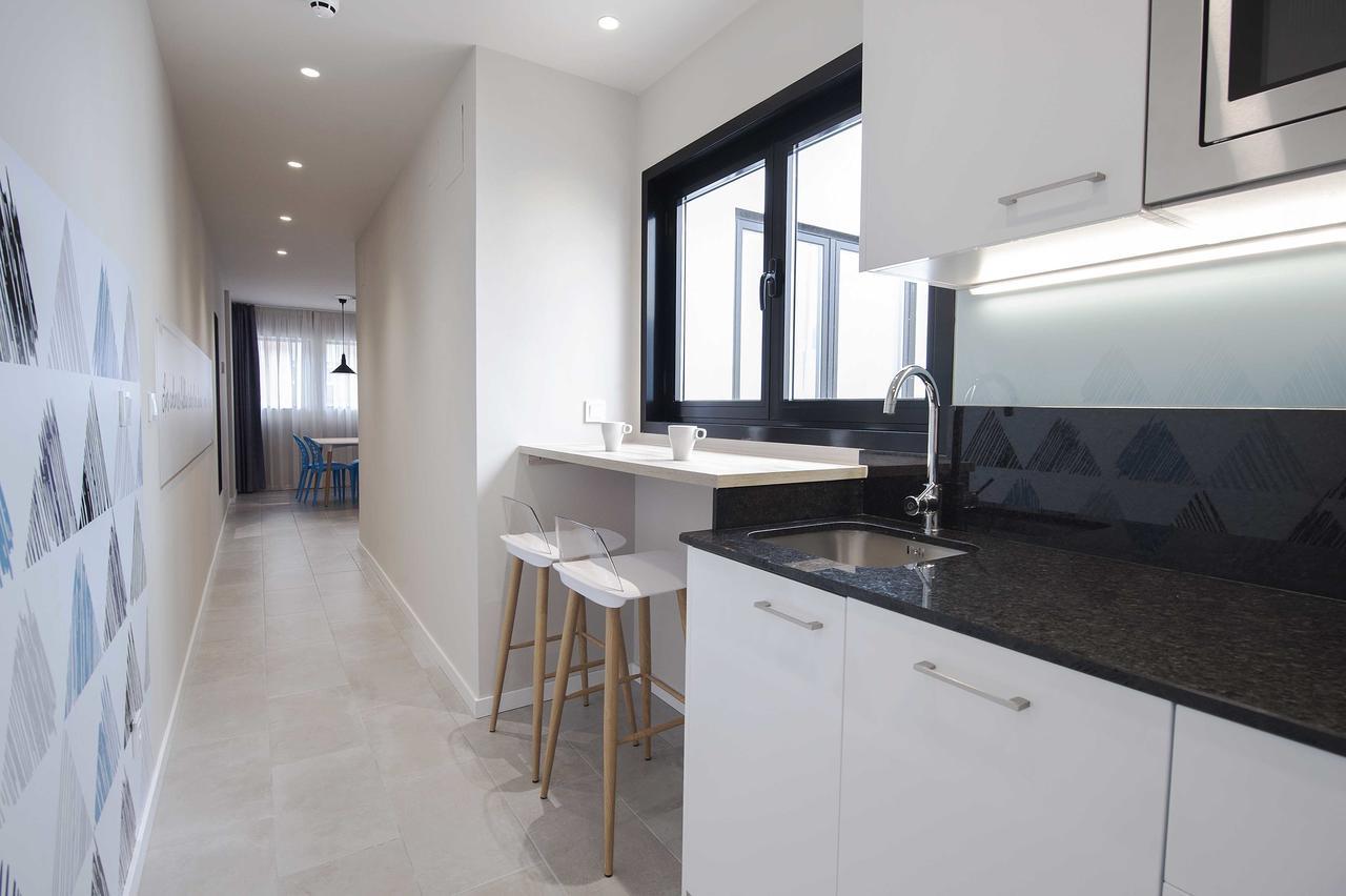 Apartamentos Divan Vitoria-Gasteiz Bagian luar foto