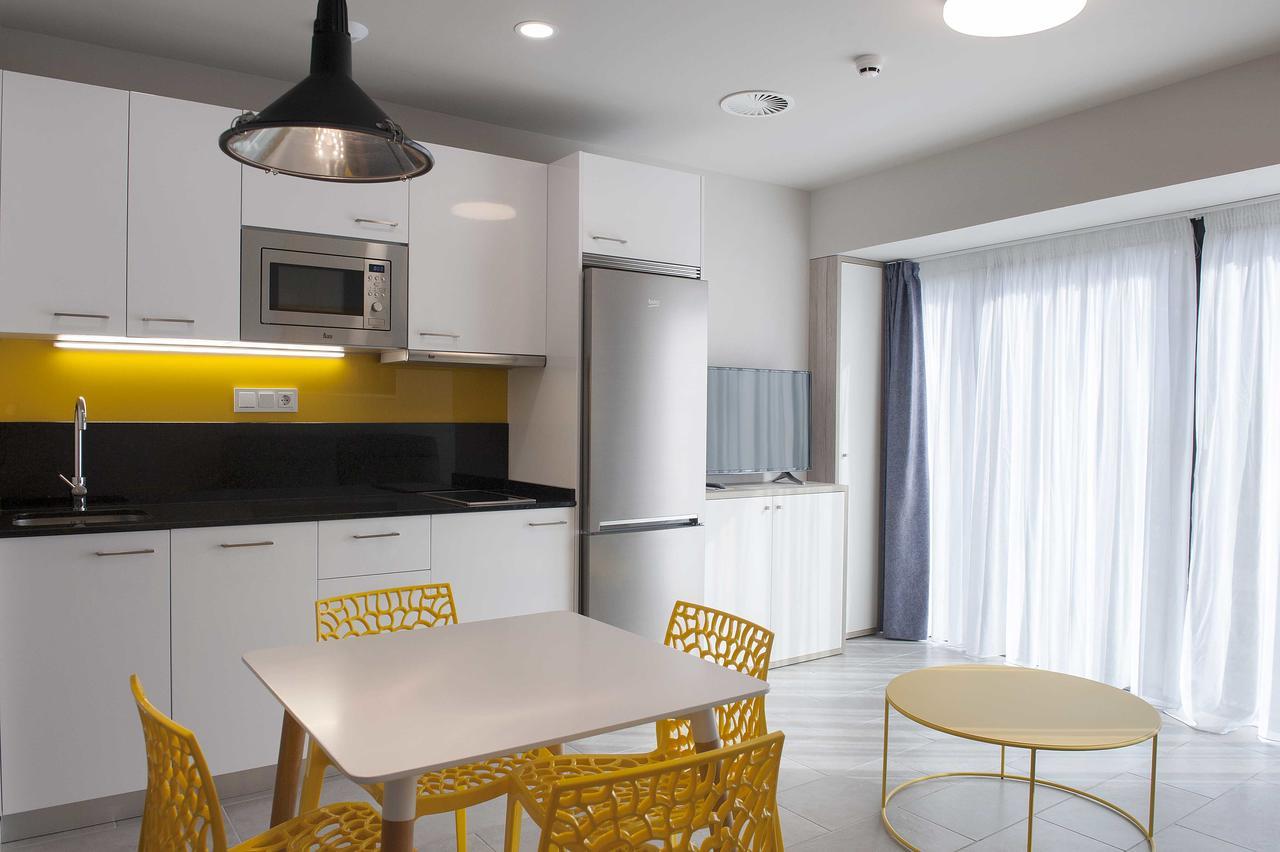 Apartamentos Divan Vitoria-Gasteiz Bagian luar foto