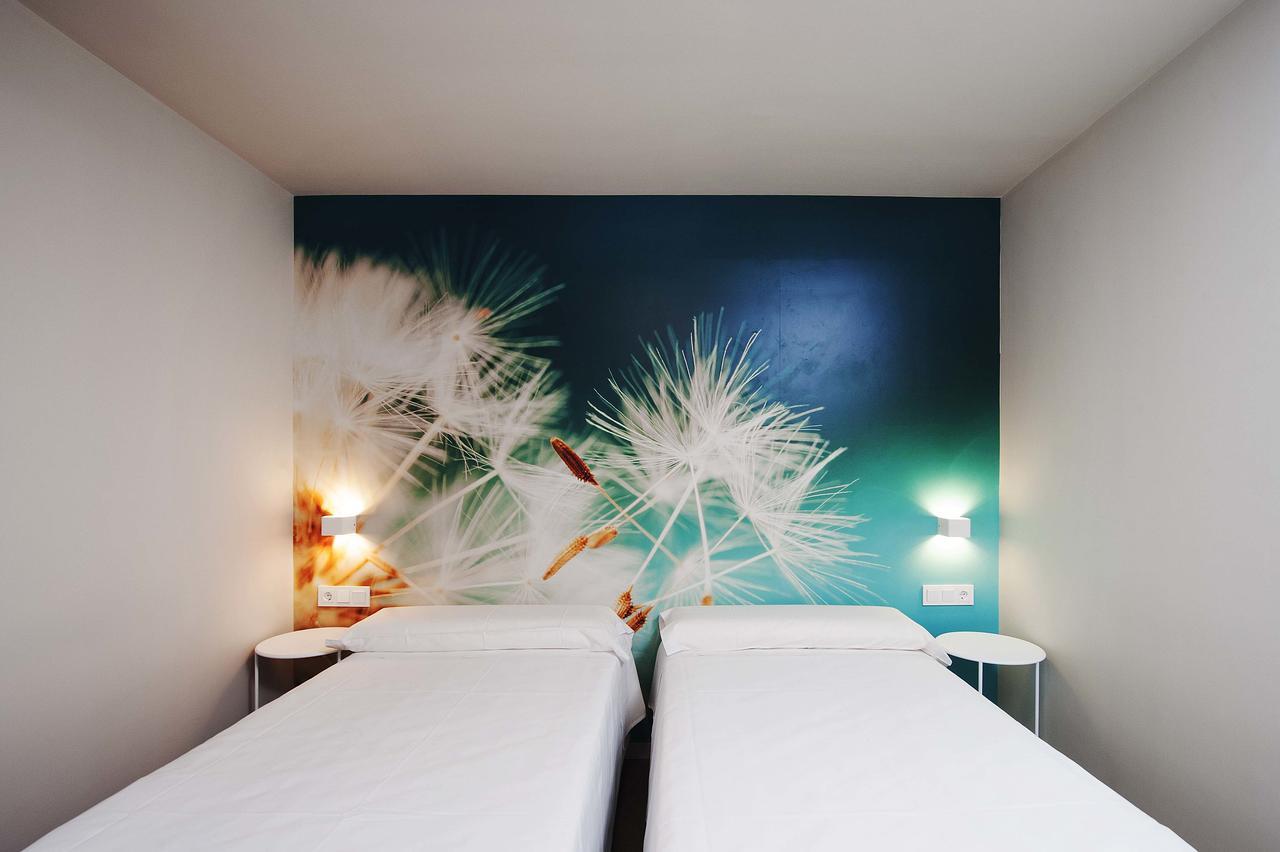 Apartamentos Divan Vitoria-Gasteiz Bagian luar foto