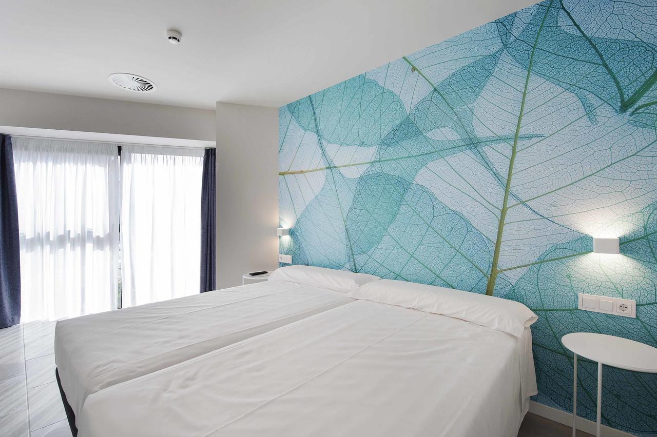 Apartamentos Divan Vitoria-Gasteiz Bagian luar foto