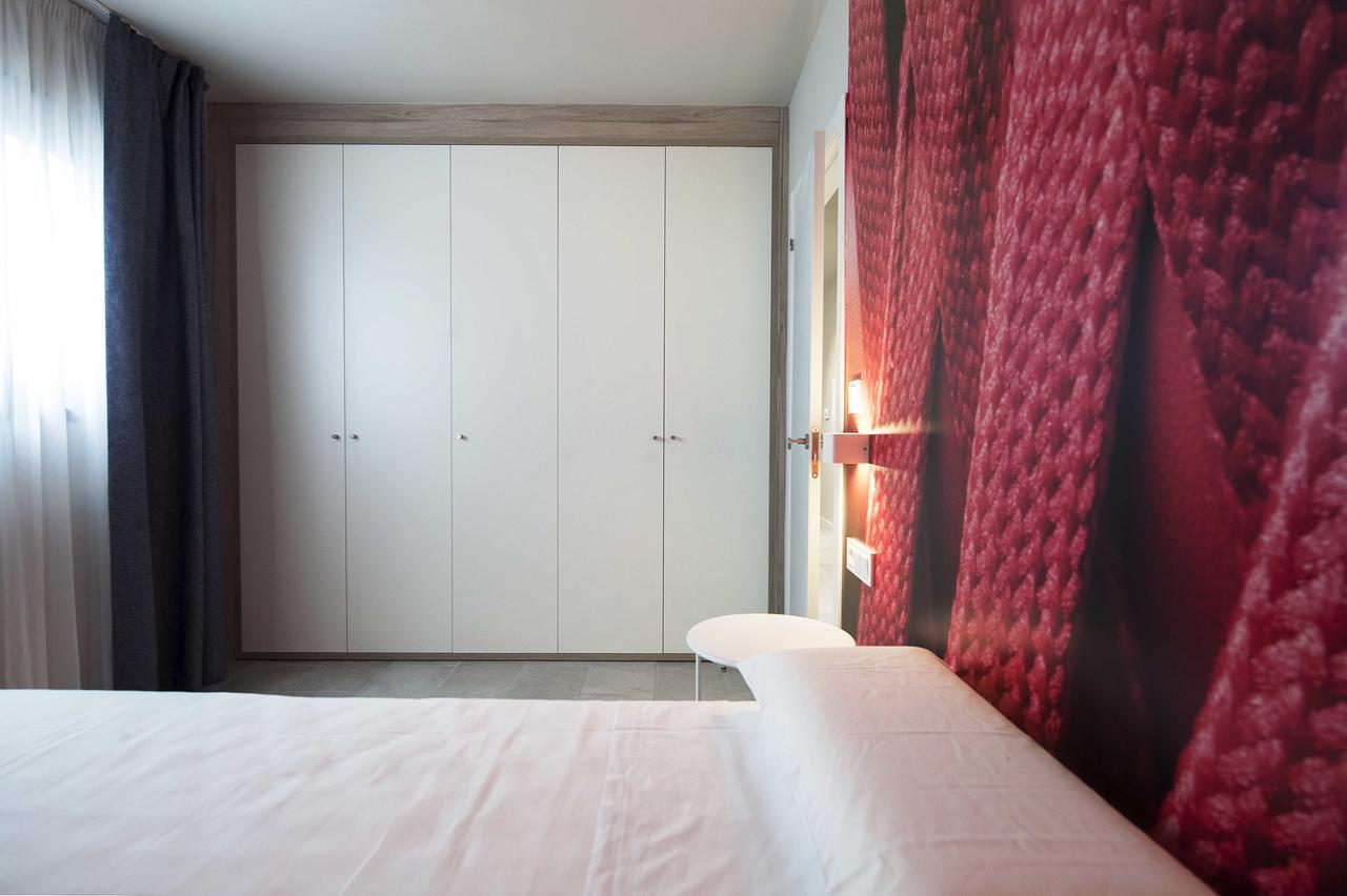 Apartamentos Divan Vitoria-Gasteiz Bagian luar foto
